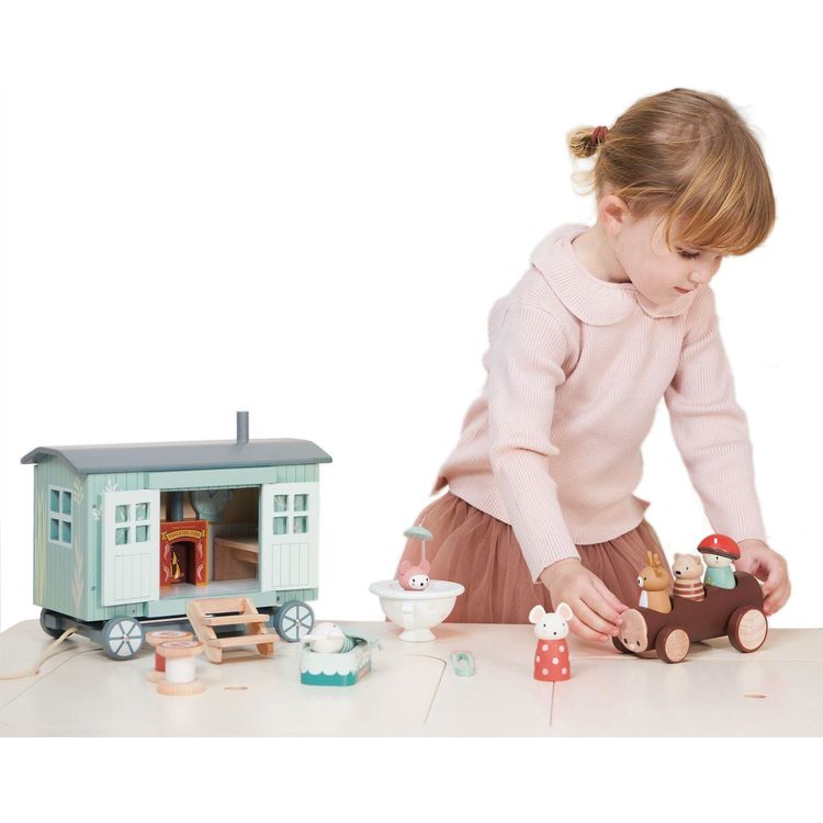 Secret Meadow Shepherd’s Hut - FAO Schwarz