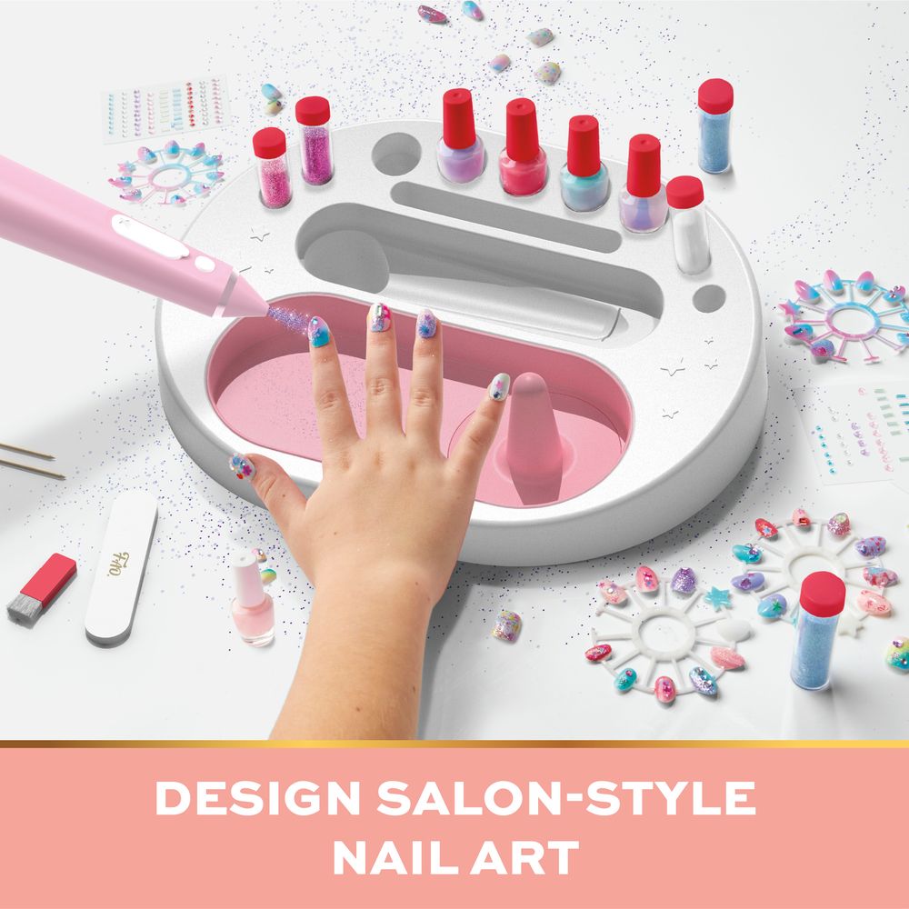 Glitz & Glam Nail Studio Custom Press-On Nail Kit - FAO Schwarz