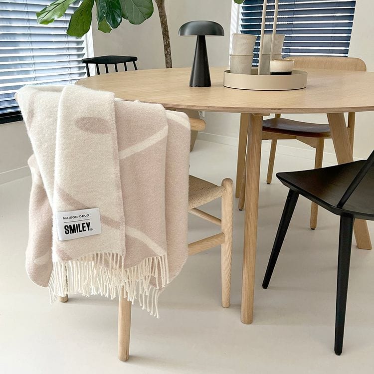 Smiley Blanket – White/Grey - FAO Schwarz
