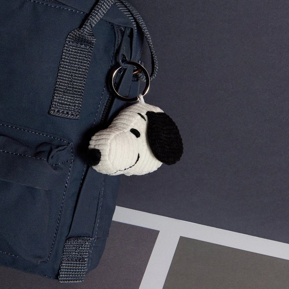 Peanuts Snoopy Keychain – Corduroy - FAO Schwarz