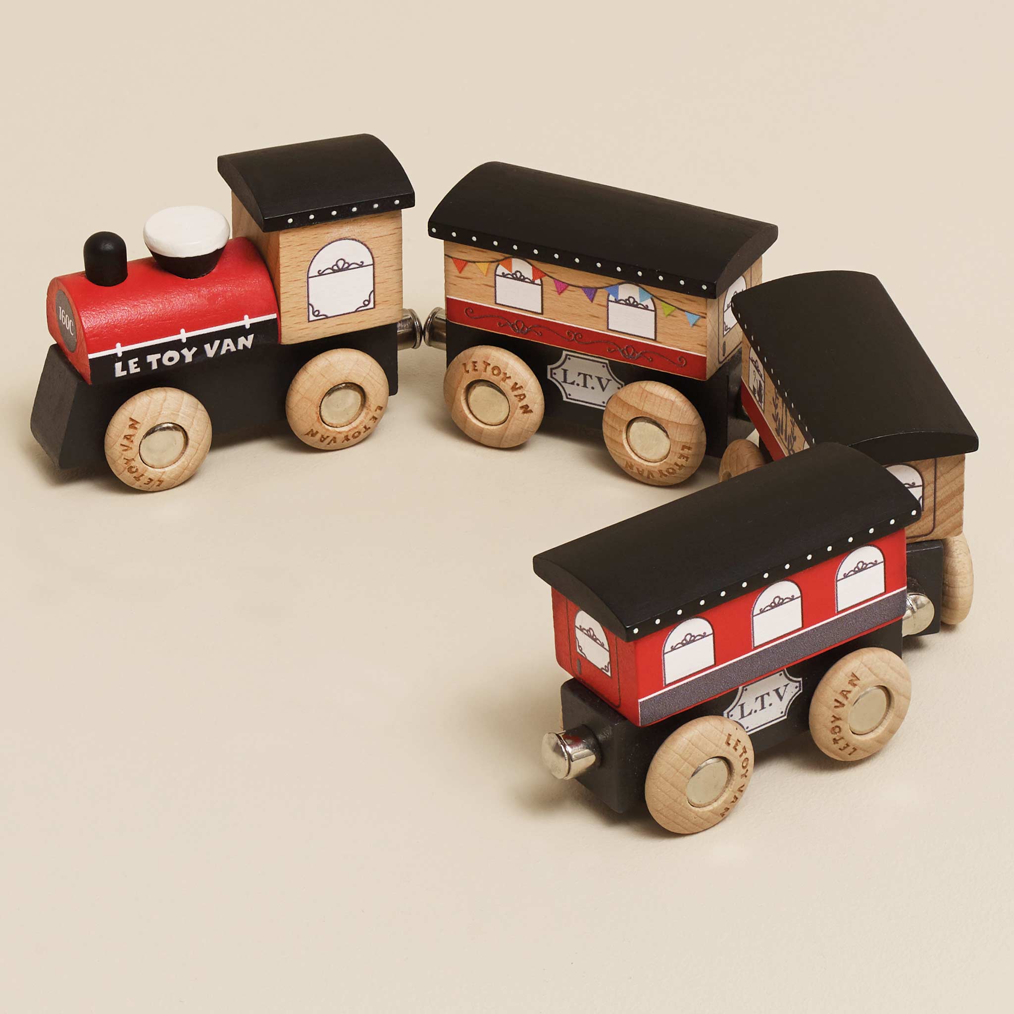 Royal Express Train & Carriages - FAO Schwarz