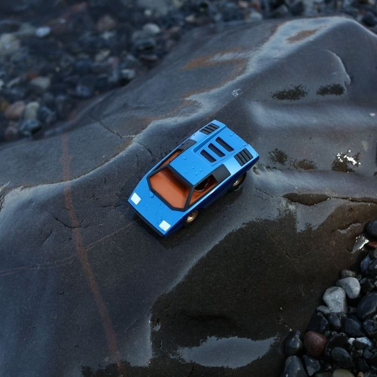 UFO Leonessa Car – Blue - FAO Schwarz