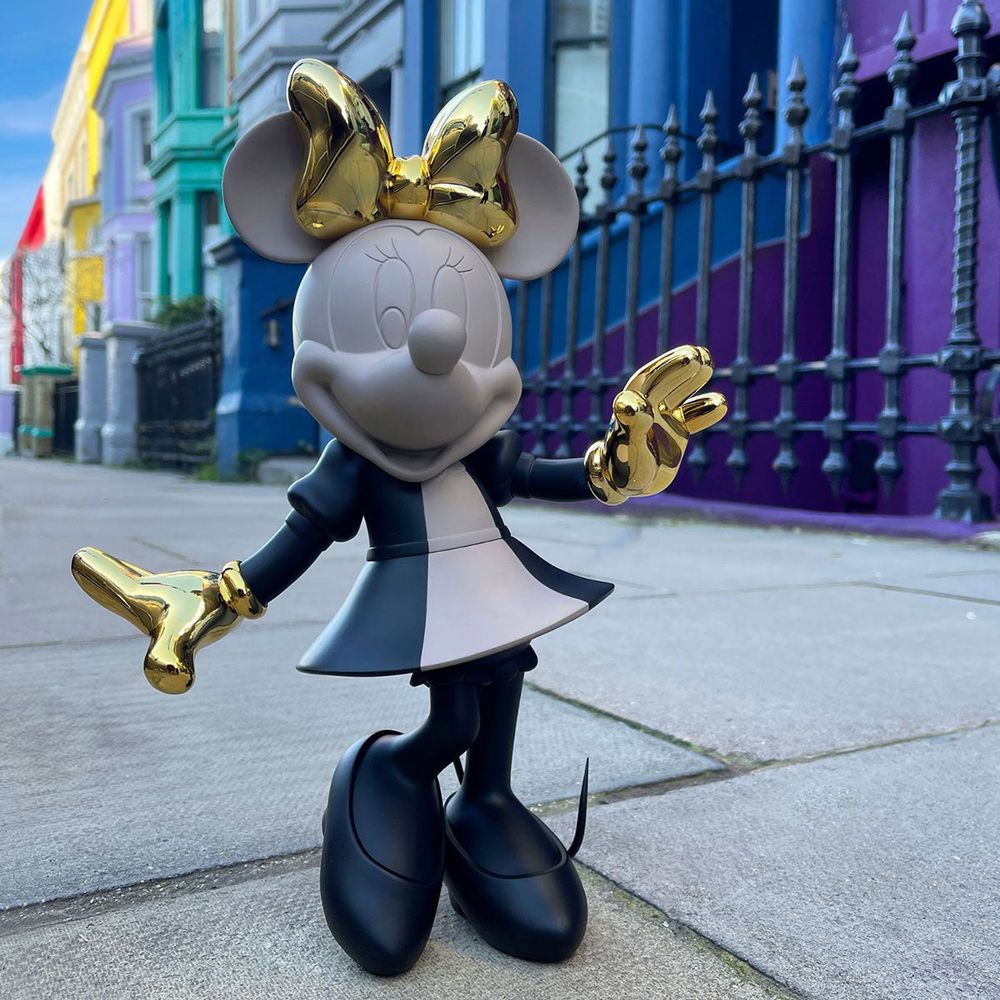 Minnie Mouse 12″ Kelly Hoppen Figurine - FAO Schwarz