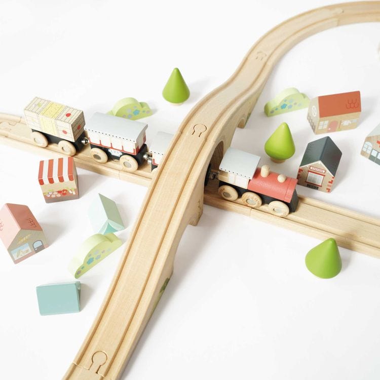 Figure 8 Wooden Train Set – 40 Pieces - FAO Schwarz