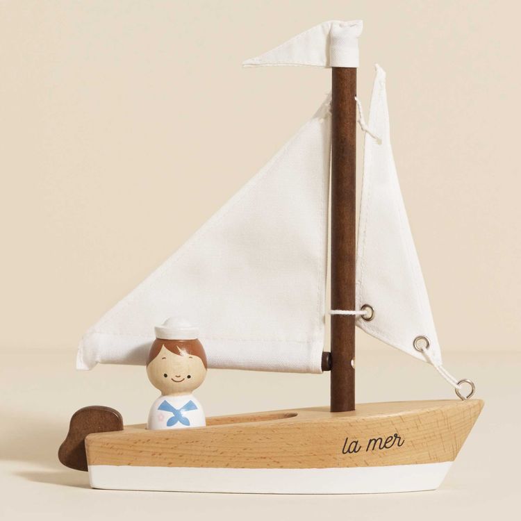 Wooden Sailing Boat & Captain - FAO Schwarz
