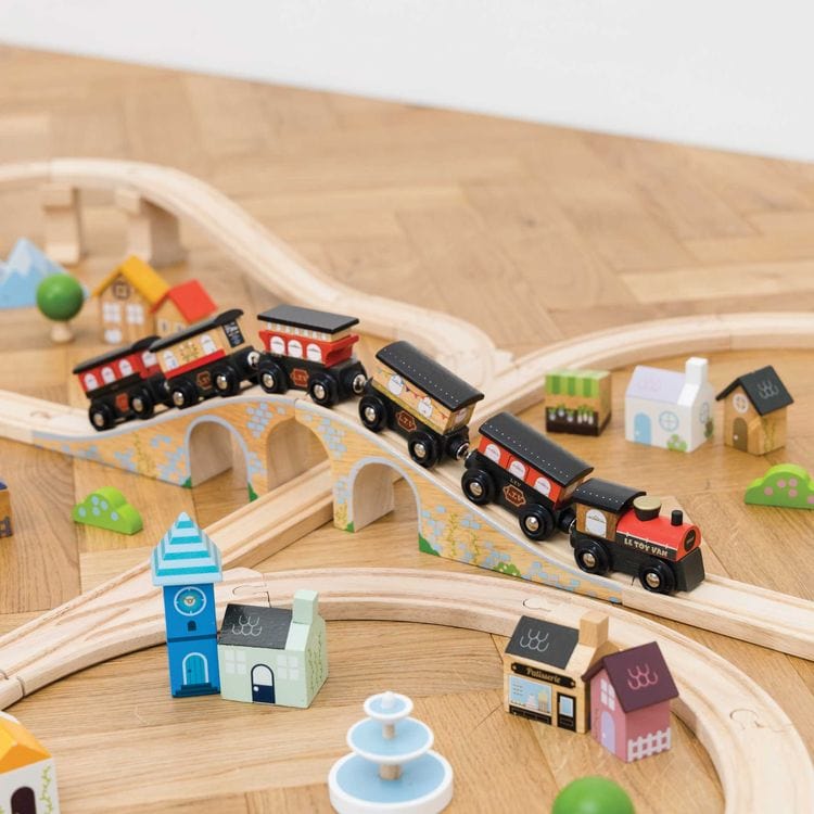 Royal Express Train Set – 180 Pieces - FAO Schwarz