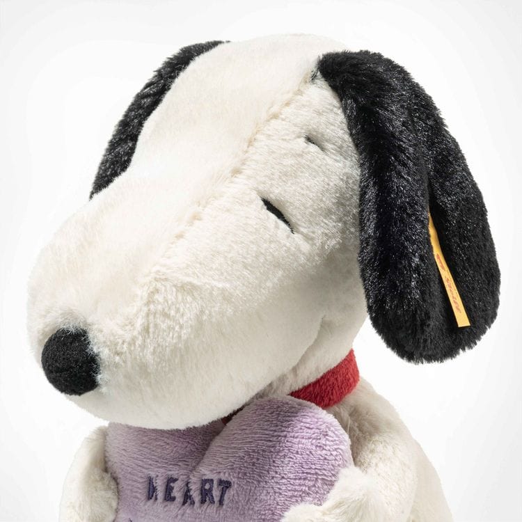 Snoopy Heartbreakers Club - FAO Schwarz