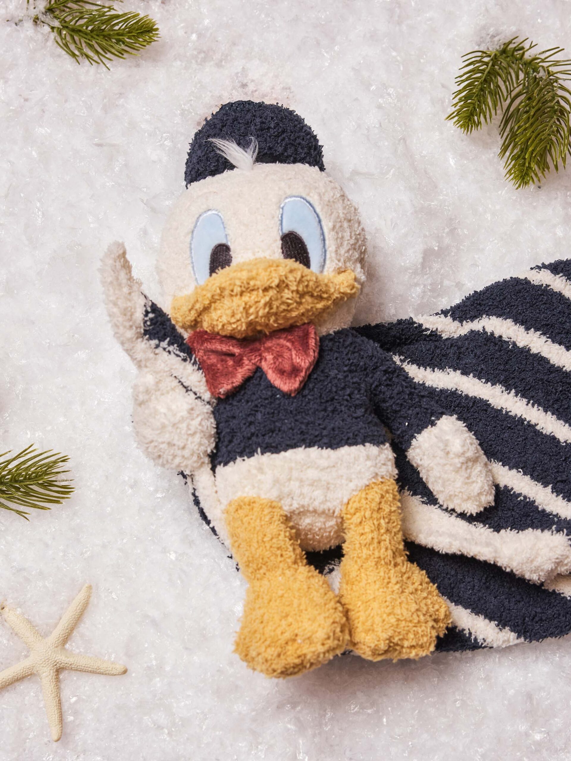 CozyChic® Disney Donald Duck Blanket - FAO Schwarz