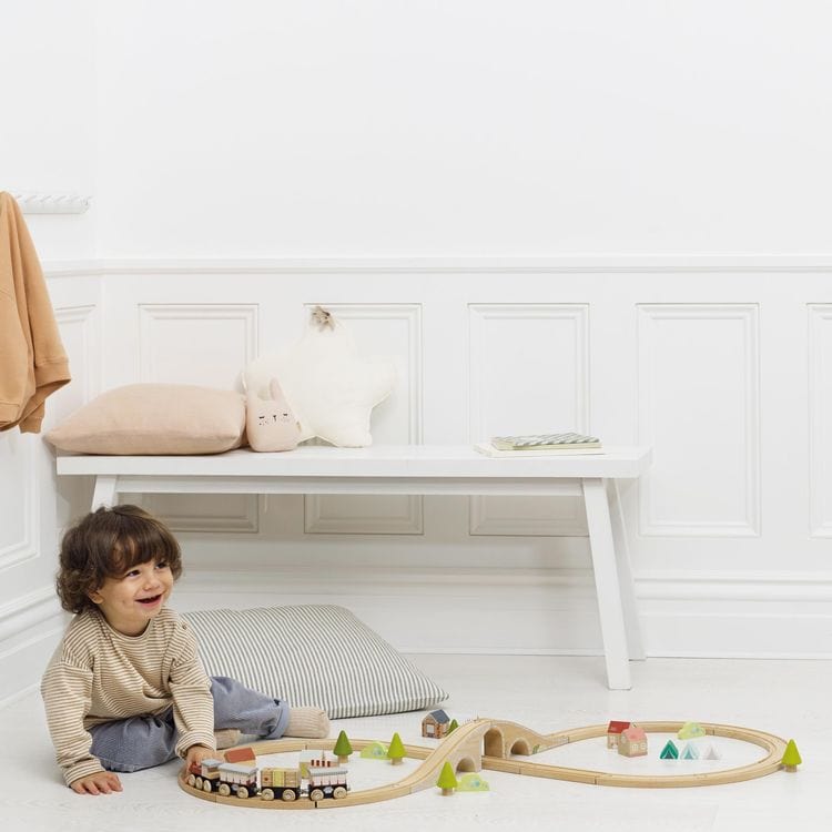 Figure 8 Wooden Train Set – 40 Pieces - FAO Schwarz