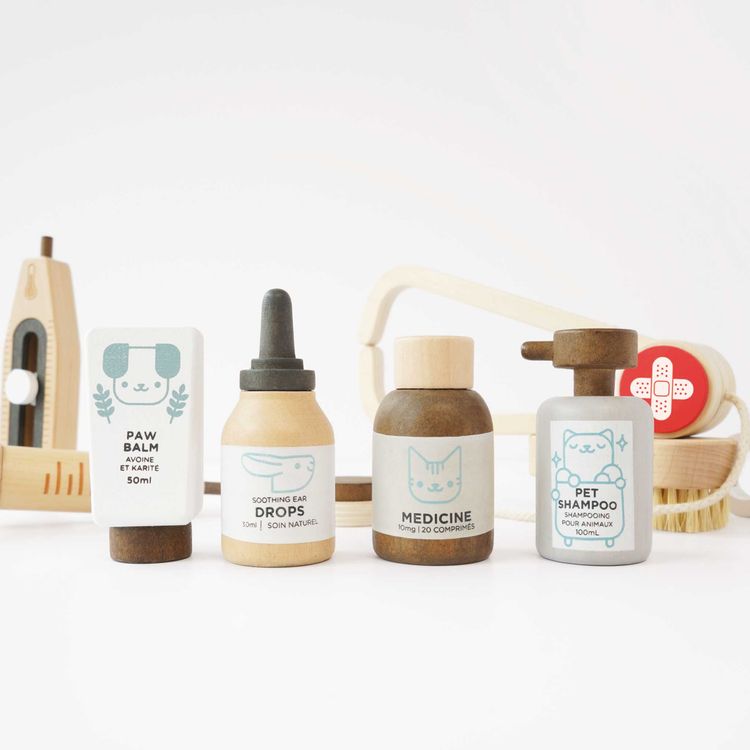 10 Piece Animal Vet Pretend Play Set - FAO Schwarz