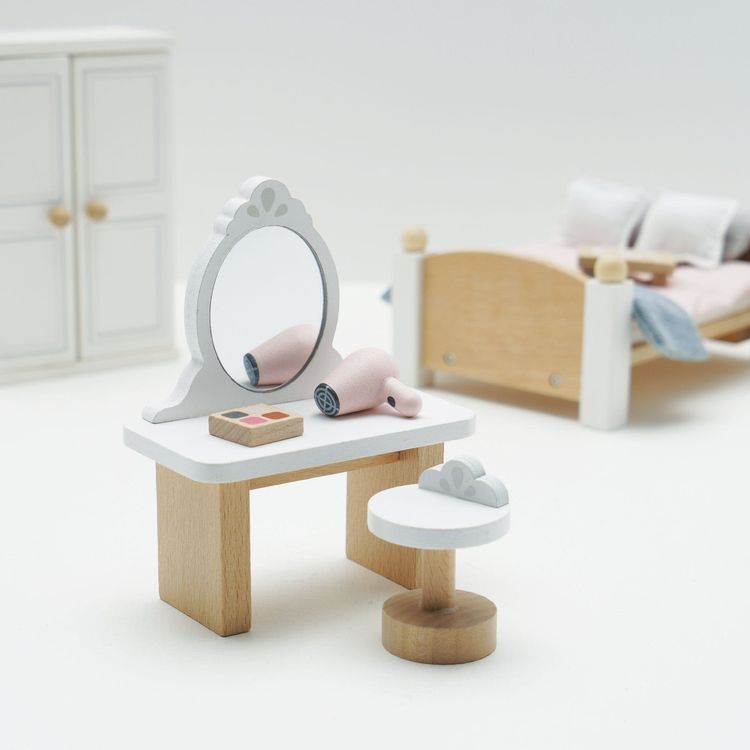 Wooden Dollhouse Bedroom Furniture Set – 19 Pieces - FAO Schwarz