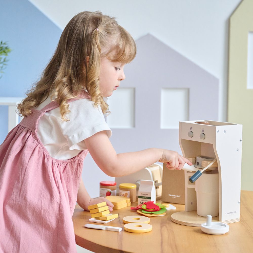 Little Chef Santa Barbara Wooden Healthy Breakfast to Go - FAO Schwarz
