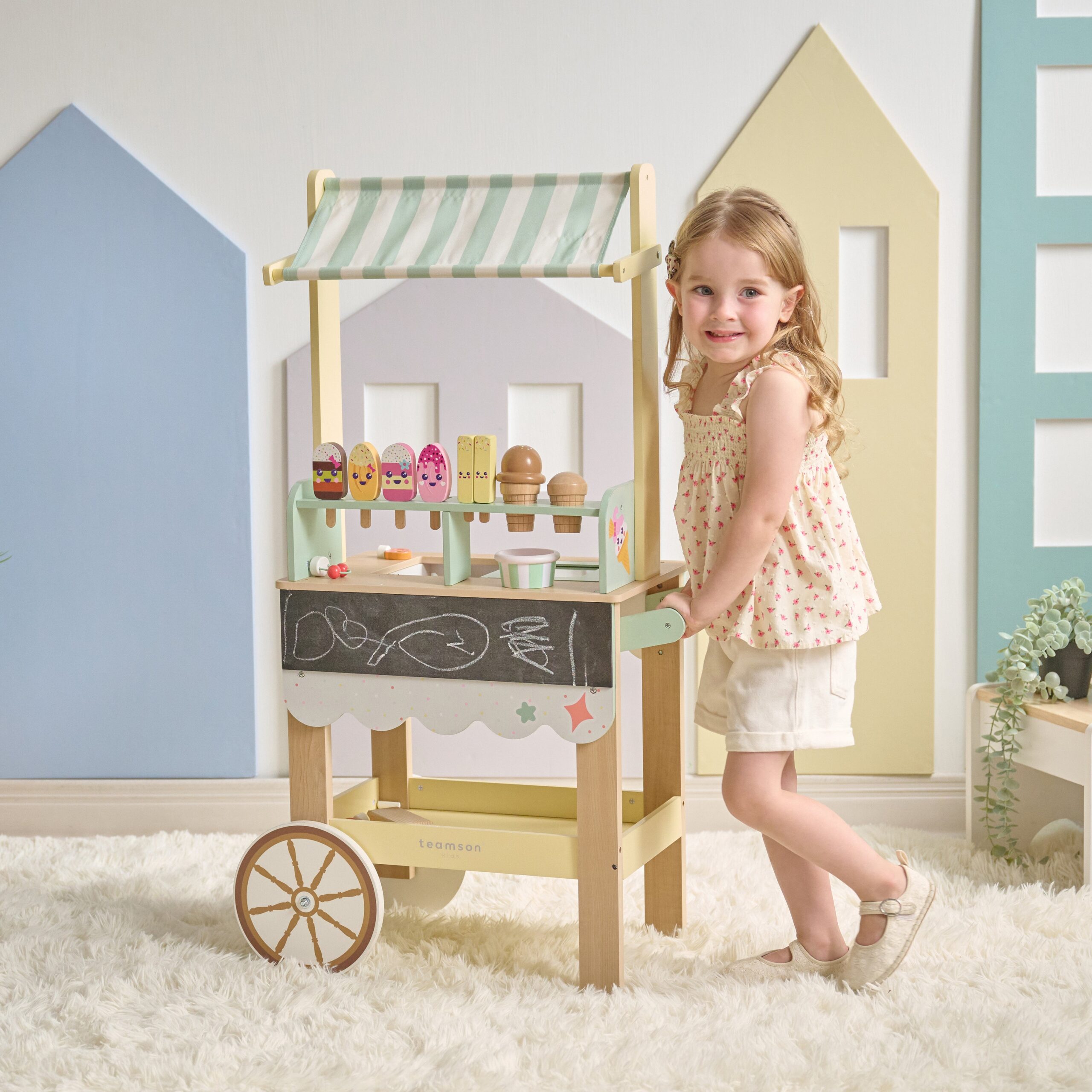Jolly Pals Wood Ice Cream Stand with 33 Accessories and Chalkboard - FAO Schwarz