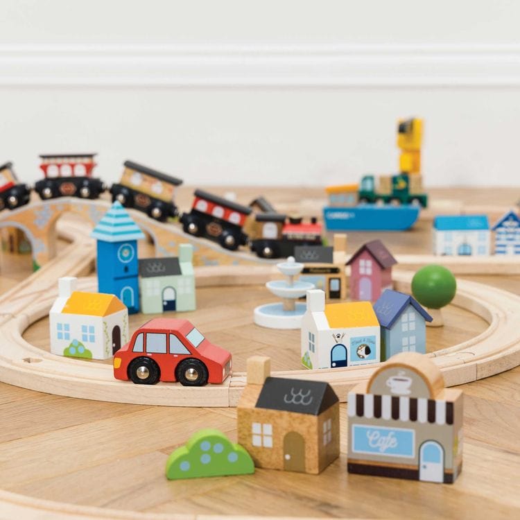 Royal Express Train Set – 180 Pieces - FAO Schwarz