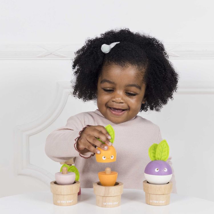 Stacking Wooden Veggies – 9 Pieces - FAO Schwarz