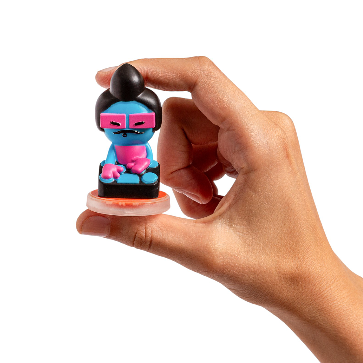 Loops Lap Curly Lines: 5 Figurines NeoFunk Band - FAO Schwarz
