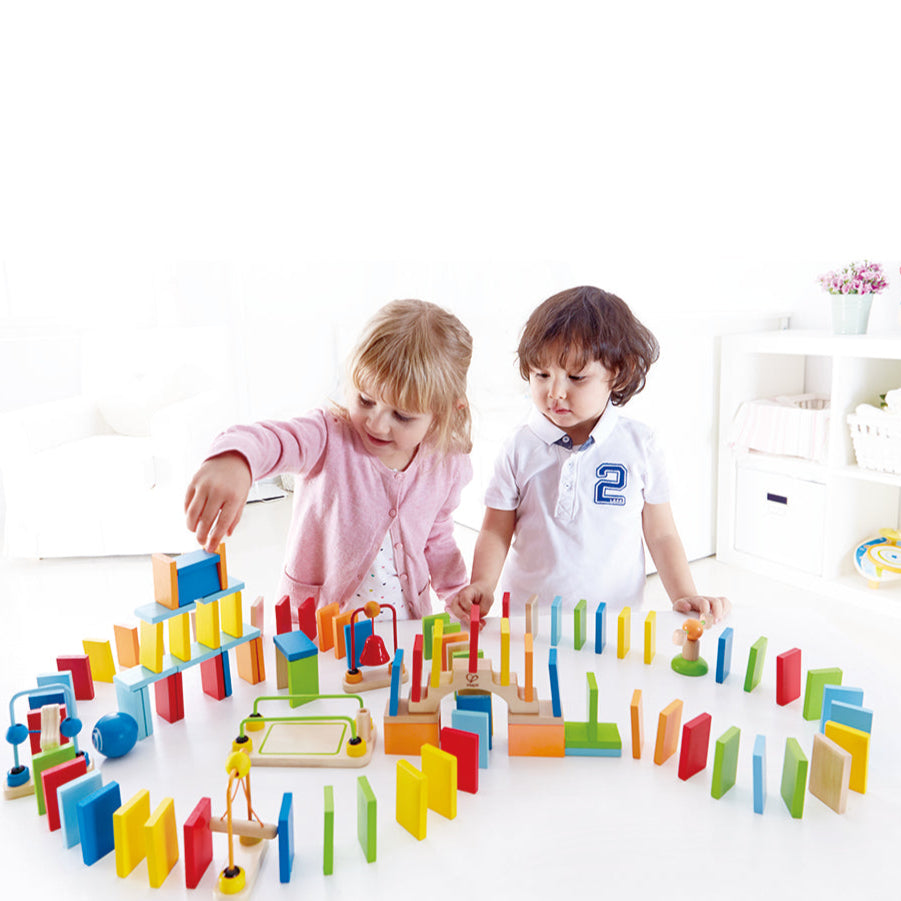 Dynamo Dominoes - FAO Schwarz