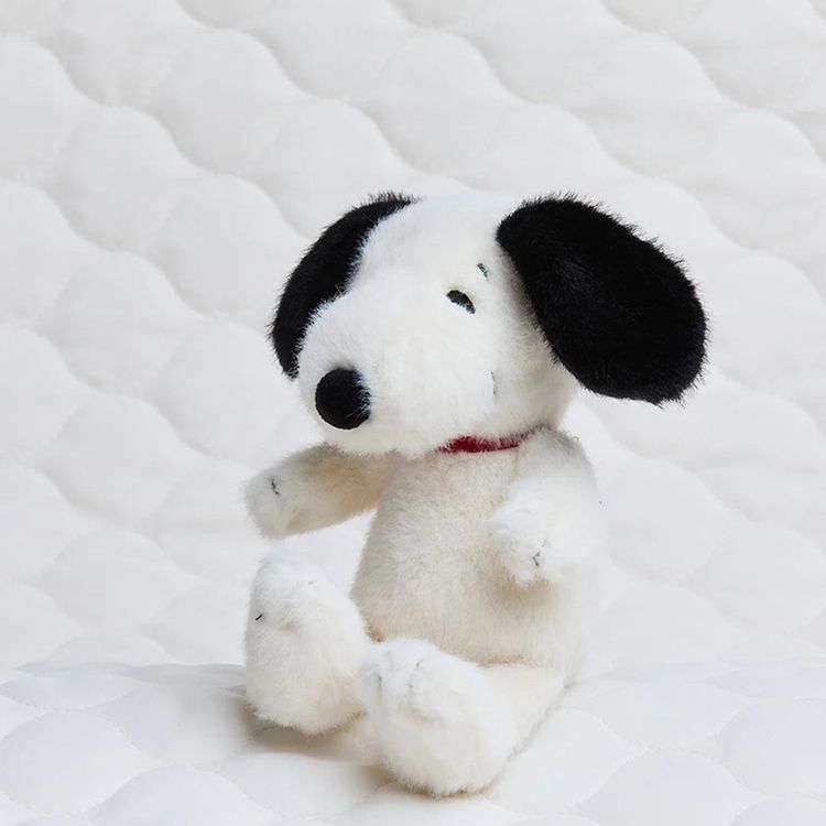 Peanuts Snoopy Eco Fuzzy Plush – 7″ - FAO Schwarz
