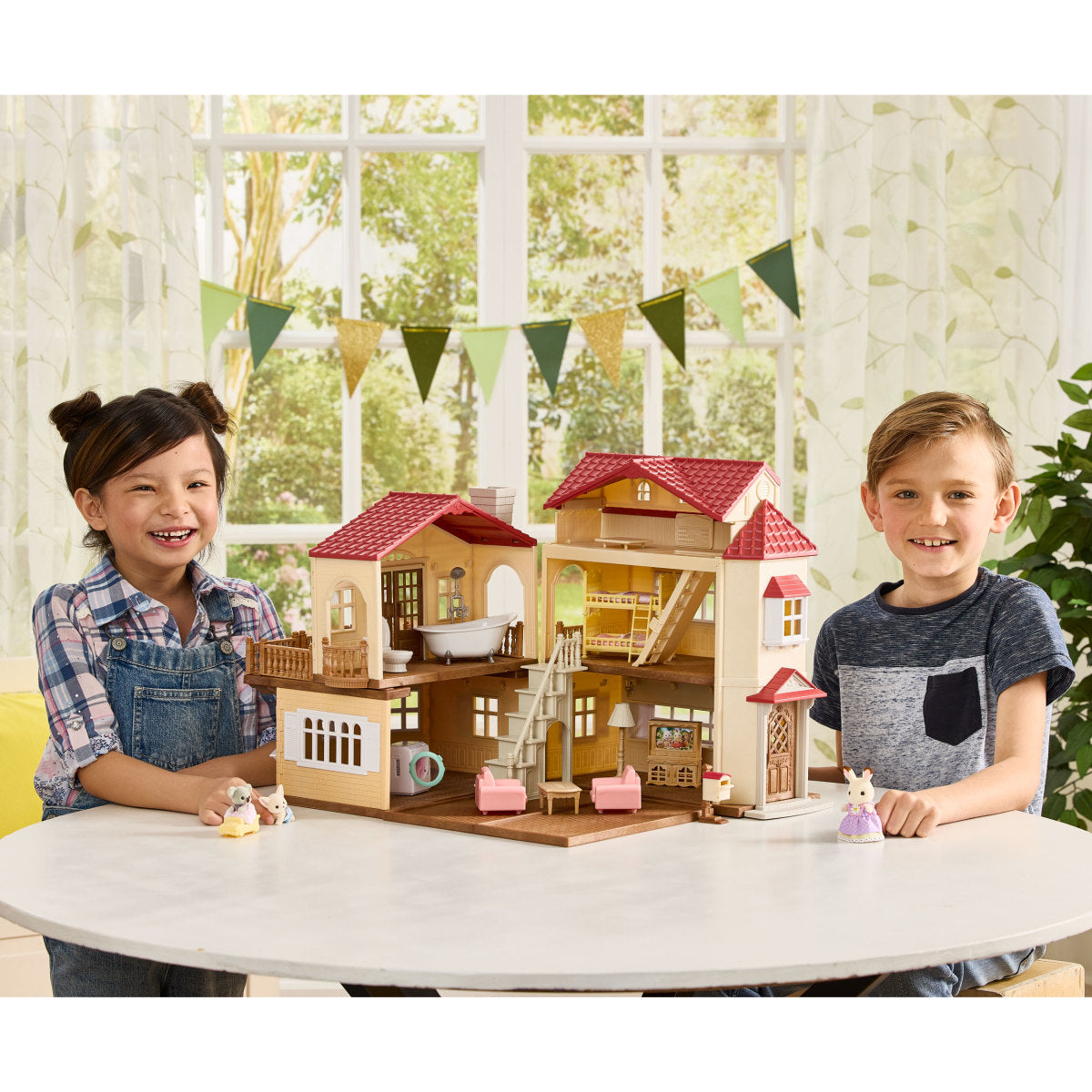 Calico Critters Red Roof Country Home Gift Set – Secret Attic Playroom - FAO Schwarz