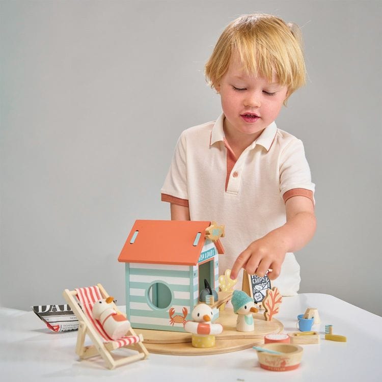 Wooden Sandy’s Beach Hut - FAO Schwarz