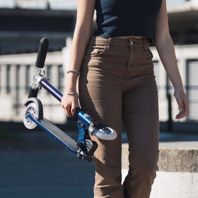 Micro Sprite LED Pearl Scooter – Pearl Blue/Purple - FAO Schwarz