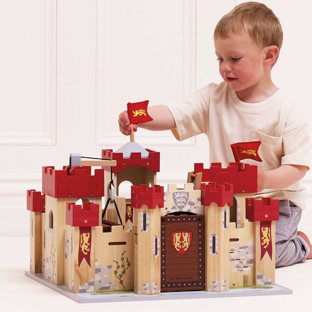 Lionheart Castle - FAO Schwarz