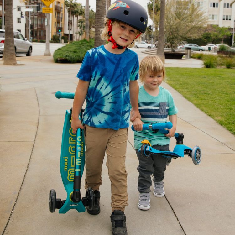 Micro Maxi Foldable LED Scooter - FAO Schwarz